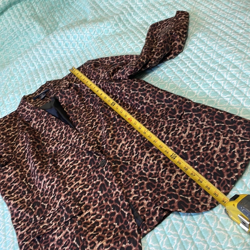 Leopard print single button blazer - image 6